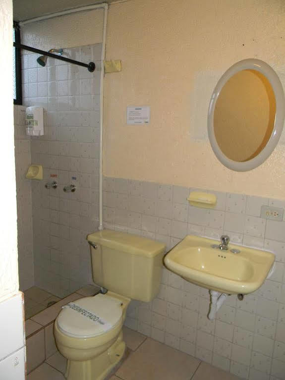 Hostal Terra 2 - El Condado Quito Extérieur photo