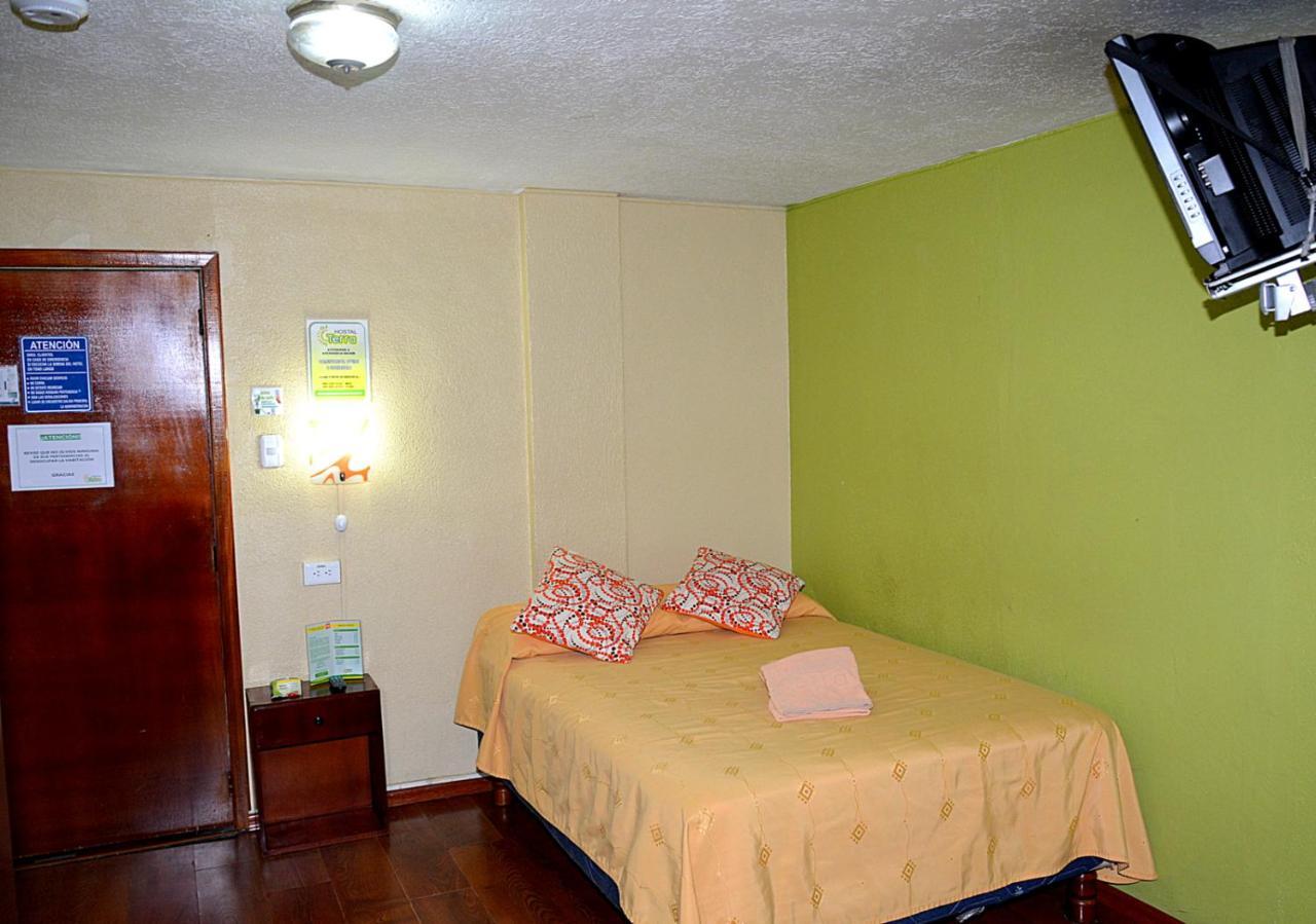 Hostal Terra 2 - El Condado Quito Extérieur photo