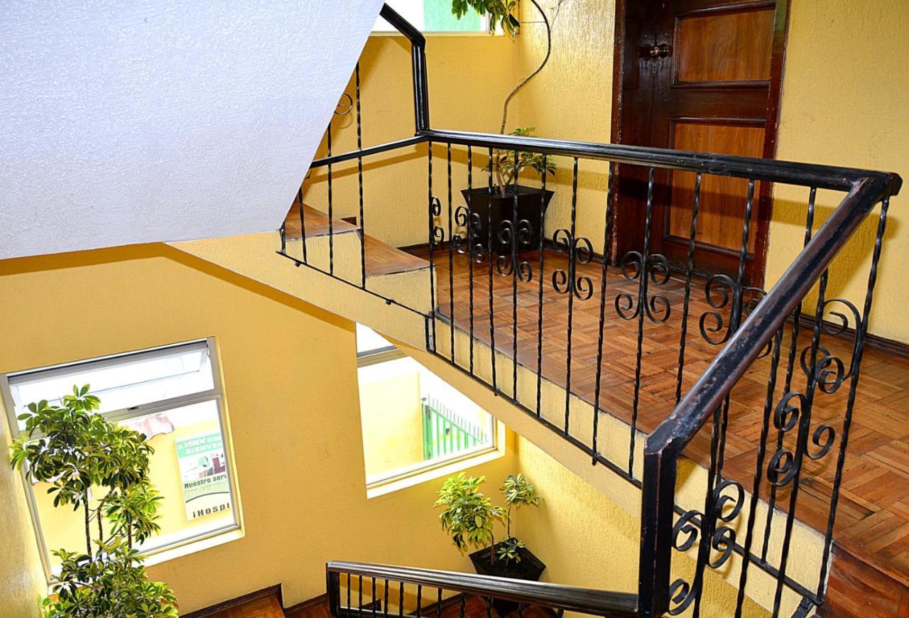 Hostal Terra 2 - El Condado Quito Extérieur photo