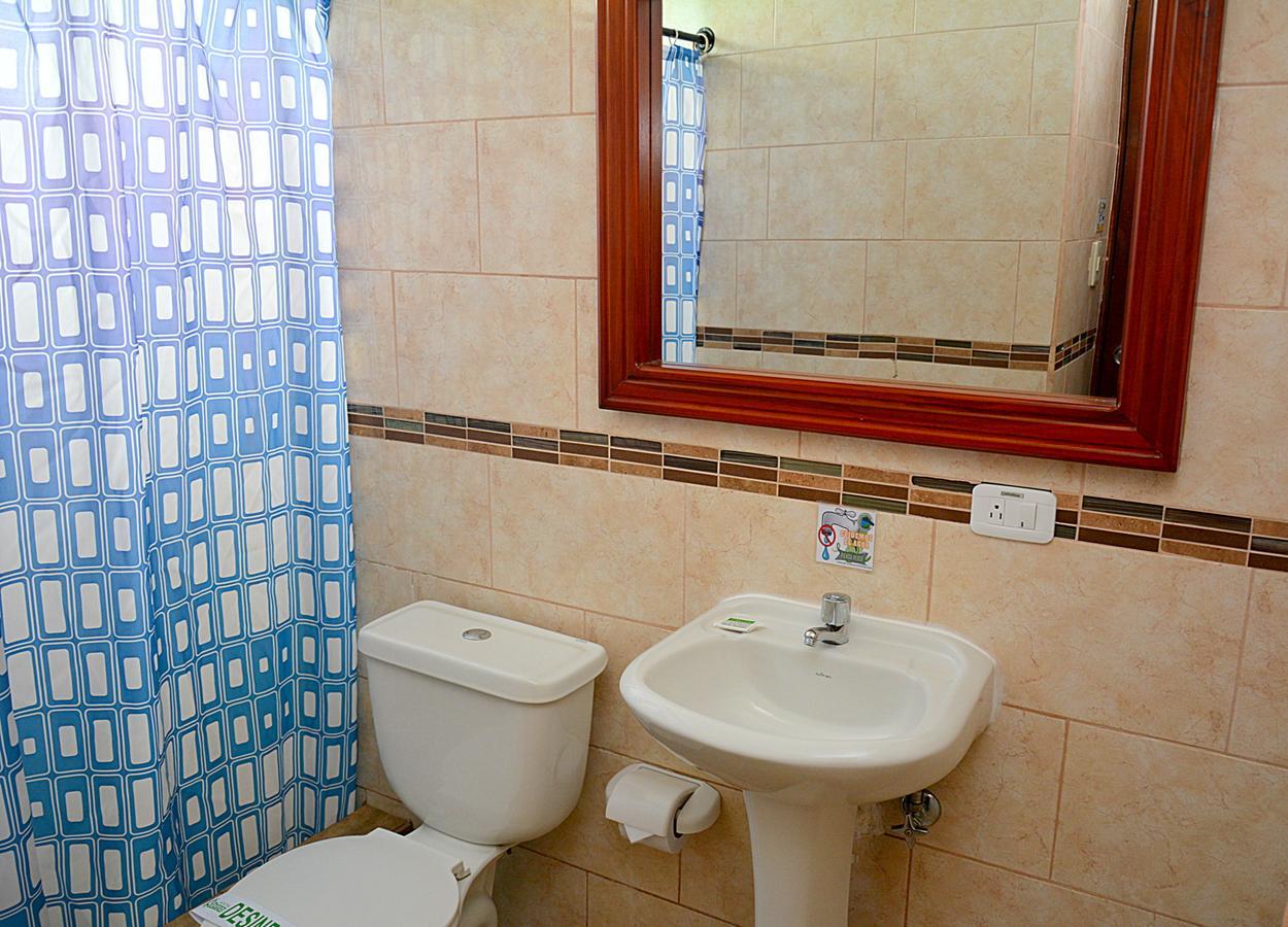 Hostal Terra 2 - El Condado Quito Extérieur photo