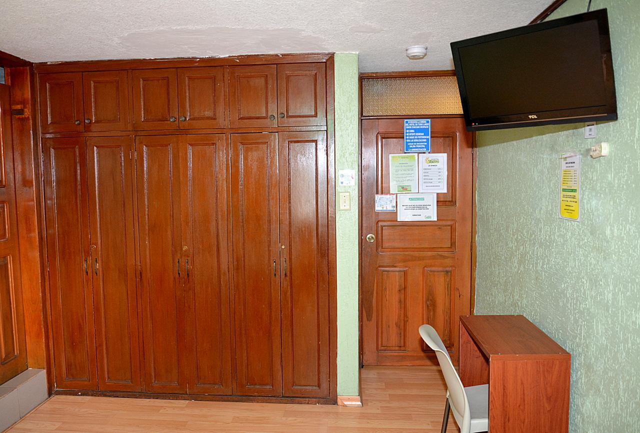 Hostal Terra 2 - El Condado Quito Extérieur photo