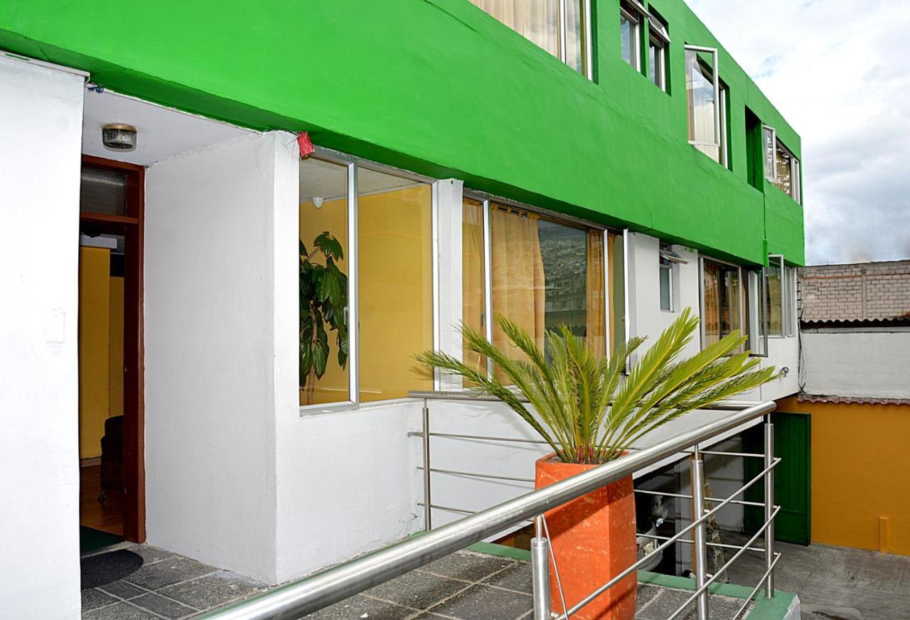Hostal Terra 2 - El Condado Quito Extérieur photo